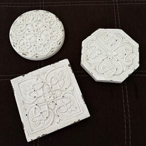 White Wall Decor set